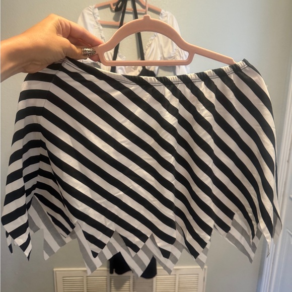 Pirate Costume - Picture 3 of 10